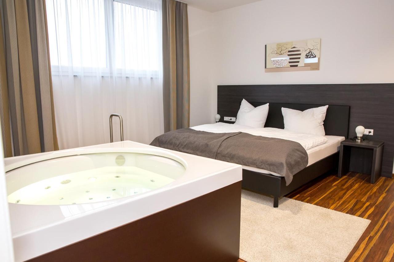 Plus Punkt Private Spa ไวน์การ์เทิน ภายนอก รูปภาพ