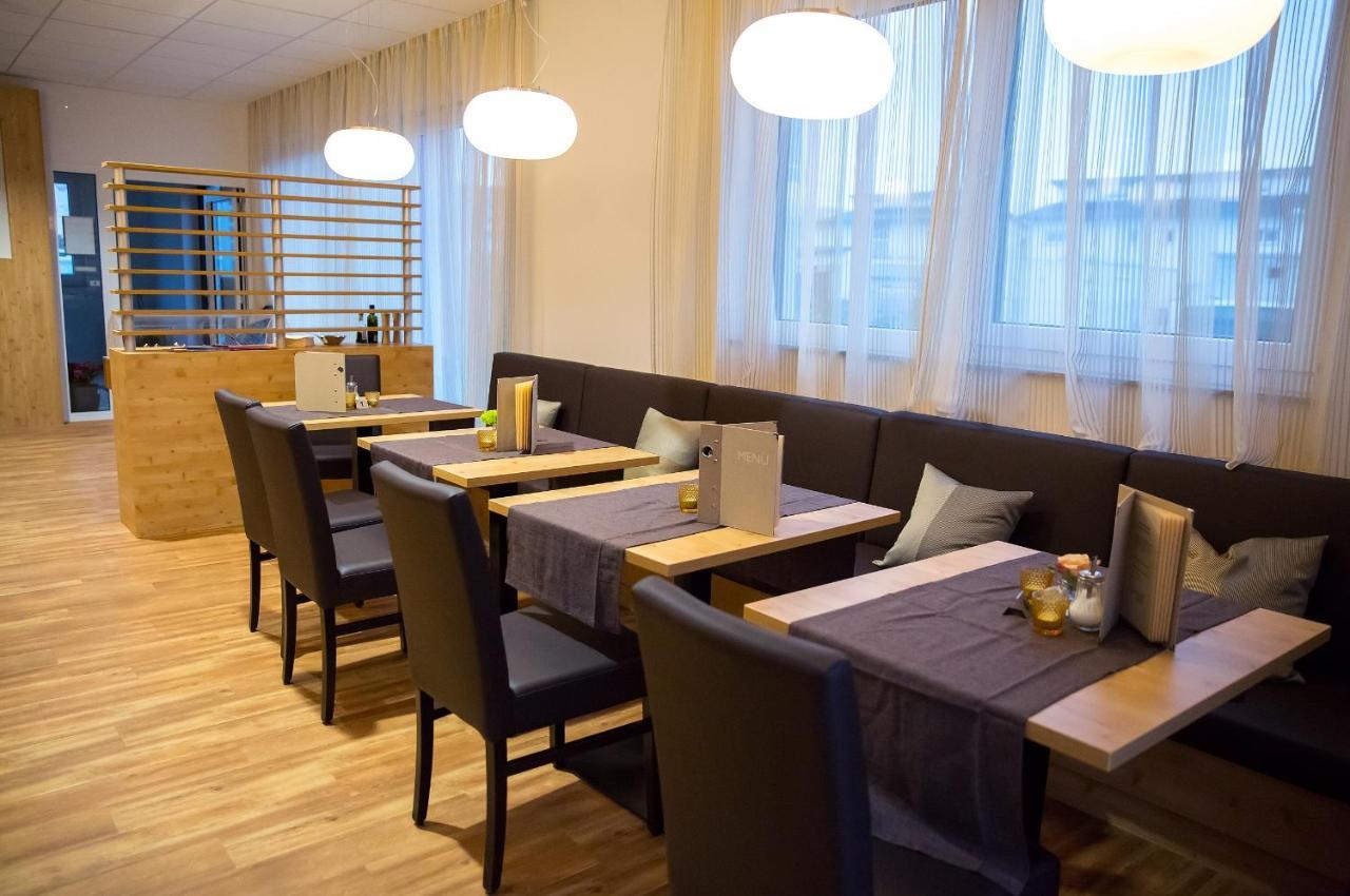 Plus Punkt Private Spa ไวน์การ์เทิน ภายนอก รูปภาพ