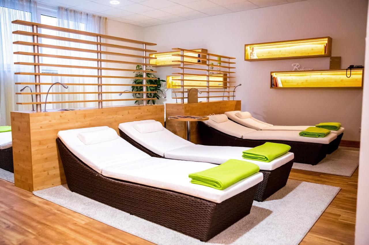 Plus Punkt Private Spa ไวน์การ์เทิน ภายนอก รูปภาพ