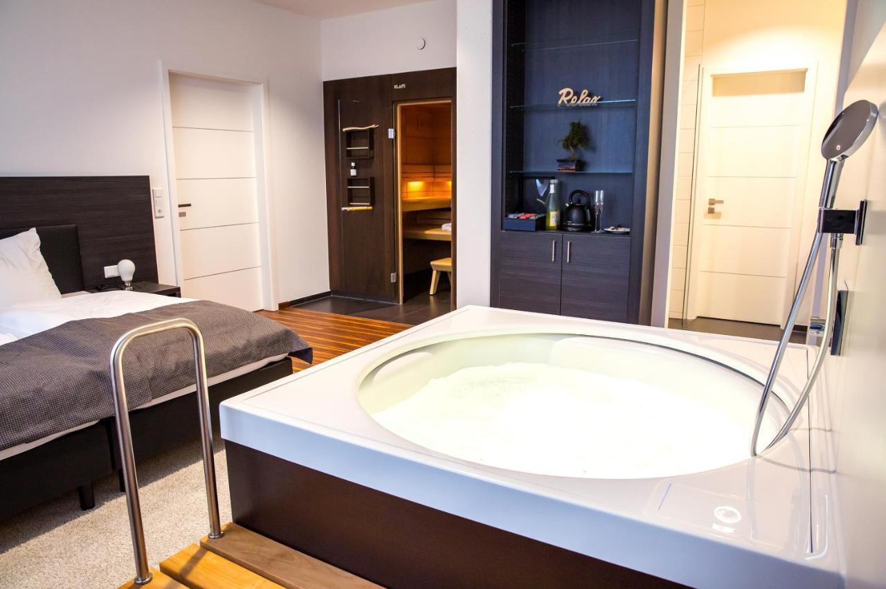 Plus Punkt Private Spa ไวน์การ์เทิน ภายนอก รูปภาพ