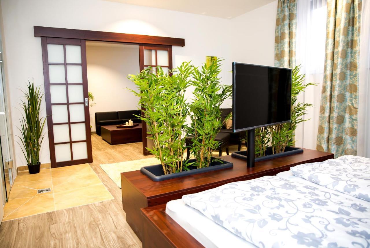 Plus Punkt Private Spa ไวน์การ์เทิน ภายนอก รูปภาพ