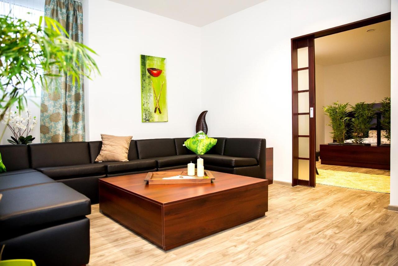 Plus Punkt Private Spa ไวน์การ์เทิน ภายนอก รูปภาพ